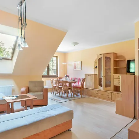 Two-level With Parking Near Downtown By Renters アパート カルパッチ