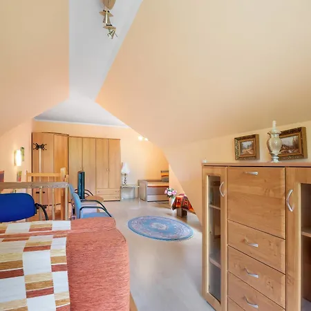アパート Two-level With Parking Near Downtown By Renters *