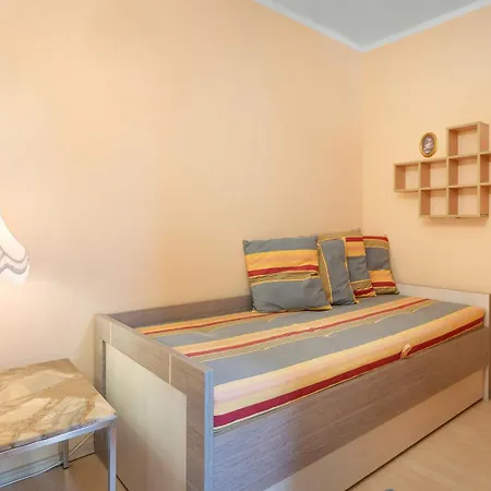 アパート Two-level With Parking Near Downtown By Renters *