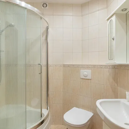 アパート Two-level With Parking Near Downtown By Renters