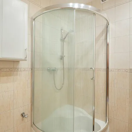 Two-level With Parking Near Downtown By Renters * カルパッチ